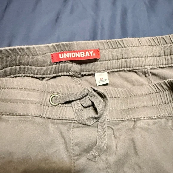 UNIONBAY women’s Gray Joggers EUC - Picture 2 of 3